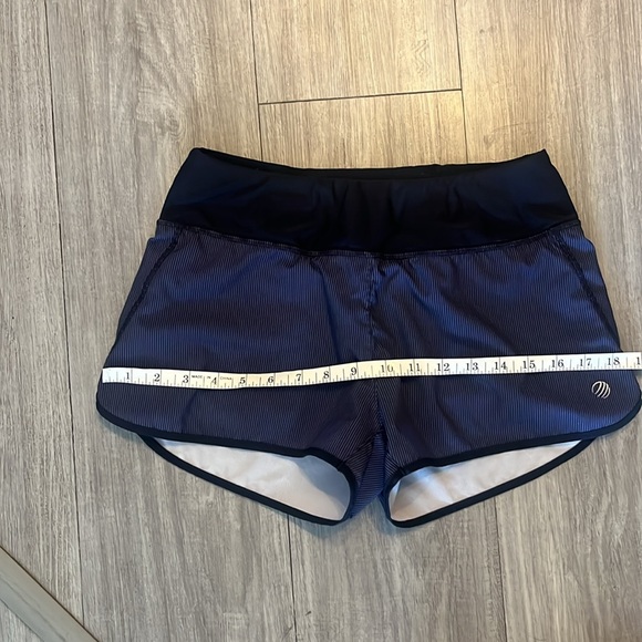 MPG Shorts - Picture 10 of 11